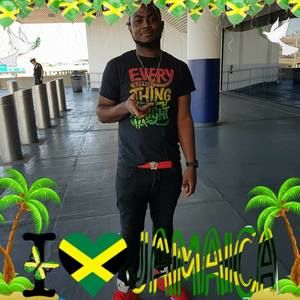 Meet your Posher, Delaino